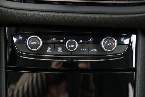 OPEL Grandland X 1.6i  PHEV + A/T + GPS + CARPLAY + LEDER/ALCANTARA + CAMERA + PDC + CRUISE + ALU 