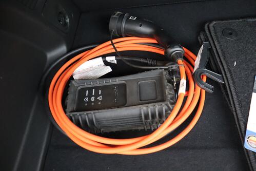 OPEL Grandland X 1.6i  PHEV + A/T + GPS + CARPLAY + LEDER/ALCANTARA + CAMERA + PDC + CRUISE + ALU 