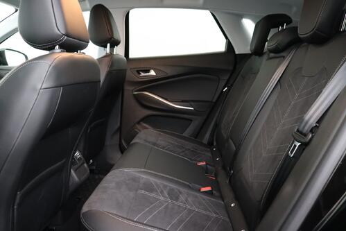 OPEL Grandland X 1.6i  PHEV + A/T + GPS + CARPLAY + LEDER/ALCANTARA + CAMERA + PDC + CRUISE + ALU 