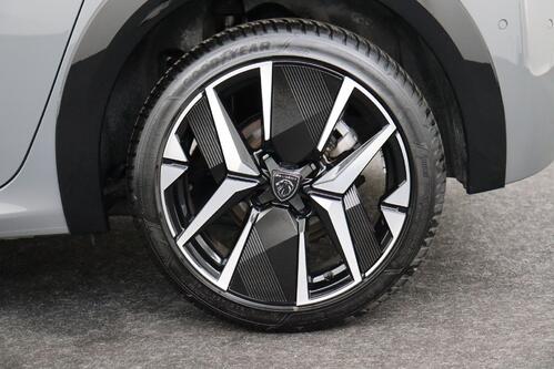 PEUGEOT 208 GT-LINE  1.2 PURETECH + A/T + GPS + CARPLAY + CAMERA + HALF/LEDRE + PDC + CRUISE + ALU 