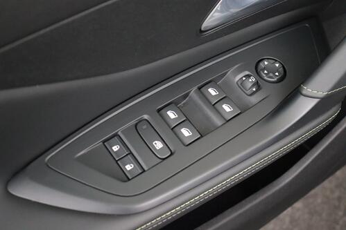 PEUGEOT 308  GT- LINE  1.2 PURETECH EAT8 + A/T + GPS + CAMERA + PDC + CRUISE(ACC) + ALU 