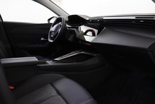 PEUGEOT 408  ALLURE GT-LINE 1.6 PHEV  EAT8 + A/T + GPS + CARPLAY + CAMERA + HALF/LEDER + PDC + CRUISE(ACC) + ALU 17