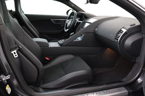 JAGUAR F-Type P300 Coupé R-Dynamic RWD