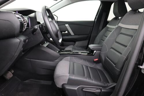 CITROEN C4 1.2 PURETECH + A/T + GPS + CARPLAY + CAMERA + PDC + CRUISE + HALF/LEDER + ALU 18