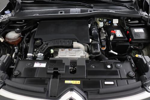 CITROEN C4 1.2 PURETECH + A/T + GPS + CARPLAY + CAMERA + PDC + CRUISE + HALF/LEDER + ALU 18