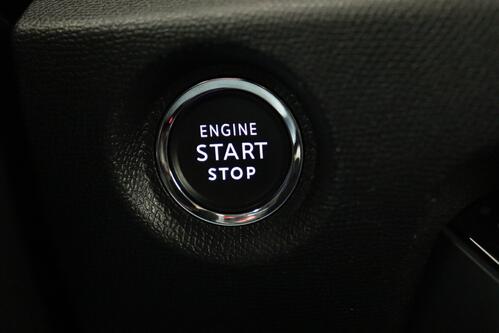 CITROEN C4 1.2 PURETECH + A/T + GPS + CARPLAY + CAMERA + PDC + CRUISE + HALF/LEDER + ALU 18