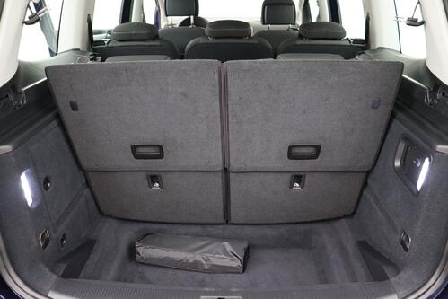 VOLKSWAGEN Sharan COMFORTLINE 1.4 TSI + 7 PL. + GPS + PDC + ALU 16