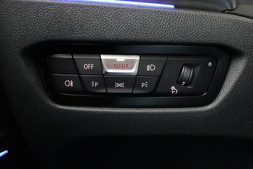 BMW 320 TOURING  iA + PDC + CRUISE + HALF/LEDER + ALU 17 + TREKHAAK 