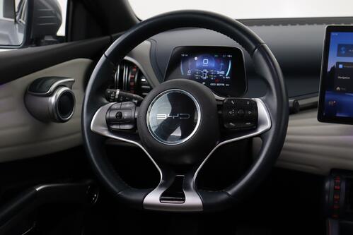 BYD ATTO 3 COMFORT + A/T + GPS + LEDER + CAMERA + PDC + PANO DAK + CRUISE(ACC) + ALU 18