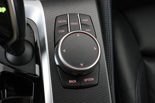 BMW 530 e iA M-SPORT XDRIVE PHEV + CARPLAY + GPS + CAMERA + PDC + CRUISE + LEDER + SCHUIFDAK + ALU 19