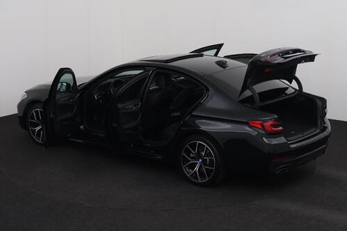 BMW 530 e iA M-SPORT XDRIVE PHEV + CARPLAY + GPS + CAMERA + PDC + CRUISE + LEDER + SCHUIFDAK + ALU 19