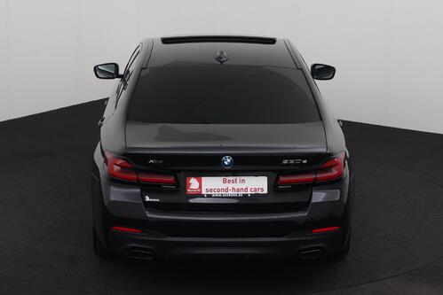 BMW 530 e iA M-SPORT XDRIVE PHEV + CARPLAY + GPS + CAMERA + PDC + CRUISE + LEDER + SCHUIFDAK + ALU 19