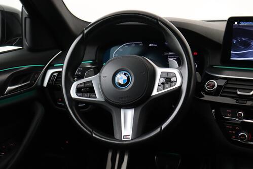 BMW 530 e iA M-SPORT XDRIVE PHEV + CARPLAY + GPS + CAMERA + PDC + CRUISE + LEDER + SCHUIFDAK + ALU 19