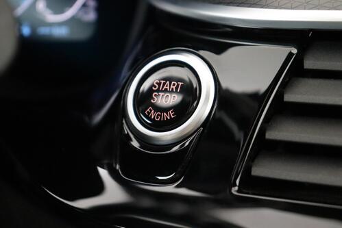 BMW 530 e iA M-SPORT XDRIVE PHEV + CARPLAY + GPS + CAMERA + PDC + CRUISE + LEDER + SCHUIFDAK + ALU 19