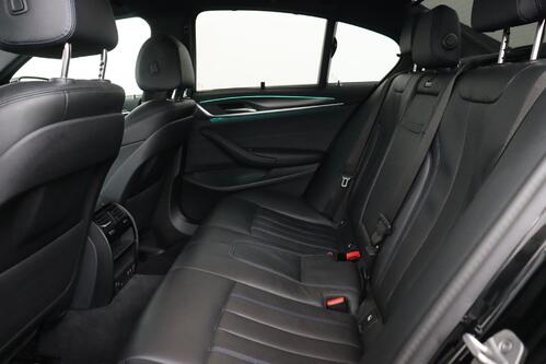 BMW 530 e iA M-SPORT XDRIVE PHEV + CARPLAY + GPS + CAMERA + PDC + CRUISE + LEDER + SCHUIFDAK + ALU 19