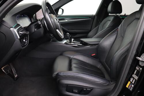 BMW 530 e iA M-SPORT XDRIVE PHEV + CARPLAY + GPS + CAMERA + PDC + CRUISE + LEDER + SCHUIFDAK + ALU 19