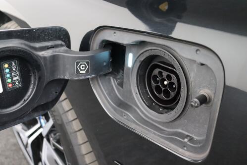 BMW 530 e iA M-SPORT XDRIVE PHEV + CARPLAY + GPS + CAMERA + PDC + CRUISE + LEDER + SCHUIFDAK + ALU 19