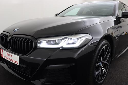 BMW 530 e iA M-SPORT XDRIVE PHEV + CARPLAY + GPS + CAMERA + PDC + CRUISE + LEDER + SCHUIFDAK + ALU 19
