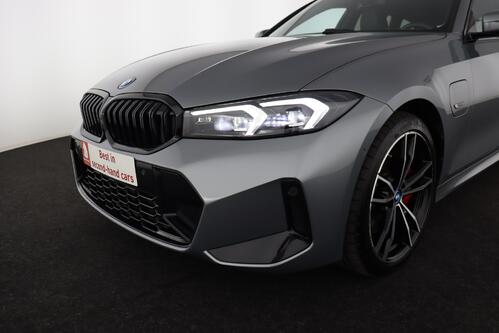 BMW 320 e TOURING SPORT iA  M-SPORT + GPS + LEDER + CARPLAY + CAMERA + PDC + CRUISE + PANO DAK + ALU 18