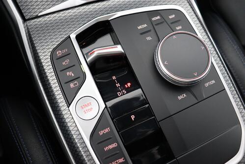 BMW 320 e TOURING SPORT iA  M-SPORT + GPS + LEDER + CARPLAY + CAMERA + PDC + CRUISE + PANO DAK + ALU 18