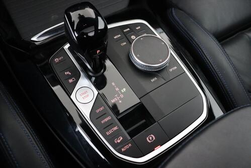 BMW X3 X-DRIVE 30 e IA M-SPORT + GPS + LEDER + CARPLAY + CAMERA + PDC + CRUISE(ACC) + PANO DAK + ALU 