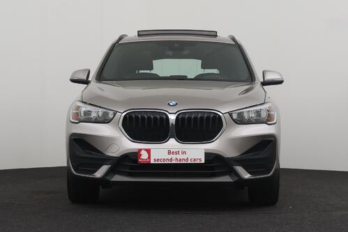 BMW X1 SDRIVE 18i + GPS + LEDER + CARPLAY + PDC + PANO DAK + CRUISE + ALU 