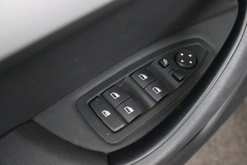 BMW X1 SDRIVE 18i + GPS + LEDER + CARPLAY + PDC + PANO DAK + CRUISE + ALU 
