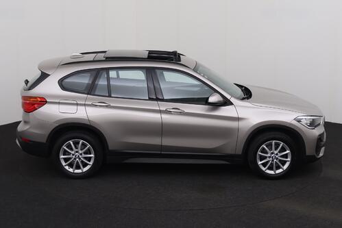 BMW X1 SDRIVE 18i + GPS + LEDER + CARPLAY + PDC + PANO DAK + CRUISE + ALU 