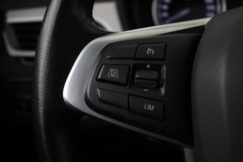 BMW X1 SDRIVE 18i + GPS + LEDER + CARPLAY + PDC + PANO DAK + CRUISE + ALU 