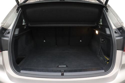 BMW X1 SDRIVE 18i + GPS + LEDER + CARPLAY + PDC + PANO DAK + CRUISE + ALU 