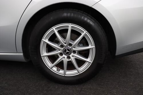 MERCEDES-BENZ CLA 180   BUSINESS SOLUTION i  + GPS + CAMERA + PDC + CRUISE + ALU 