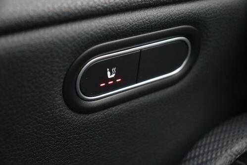 MERCEDES-BENZ CLA 180   BUSINESS SOLUTION i  + GPS + CAMERA + PDC + CRUISE + ALU 