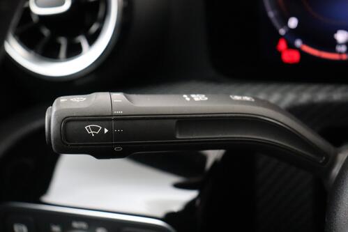 MERCEDES-BENZ CLA 180   BUSINESS SOLUTION i  + GPS + CAMERA + PDC + CRUISE + ALU 