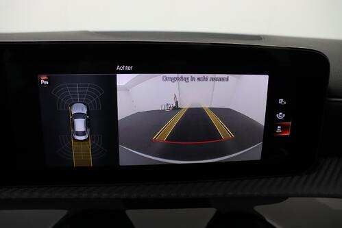 MERCEDES-BENZ CLA 180   BUSINESS SOLUTION i  + GPS + CAMERA + PDC + CRUISE + ALU 