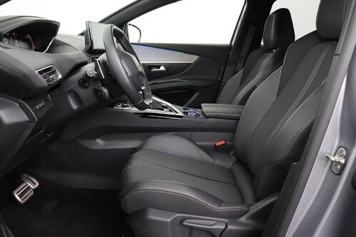 PEUGEOT 3008 1.2 T HYBRID 145 e-DCS6 GT-LINE + A/T + GPS + CARPLAY + CAMERA + PDC + CRUISE + HALF/LEDER + ALU 18