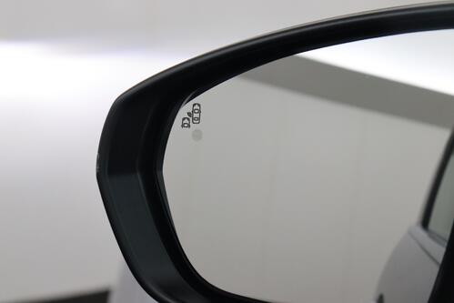 PEUGEOT 3008 1.2 T HYBRID 145 e-DCS6 GT-LINE + A/T + GPS + CARPLAY + CAMERA + PDC + CRUISE + HALF/LEDER + ALU 18