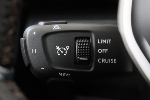 PEUGEOT 3008 1.2 T HYBRID 145 e-DCS6 GT-LINE + A/T + GPS + CARPLAY + CAMERA + PDC + CRUISE + HALF/LEDER + ALU 18