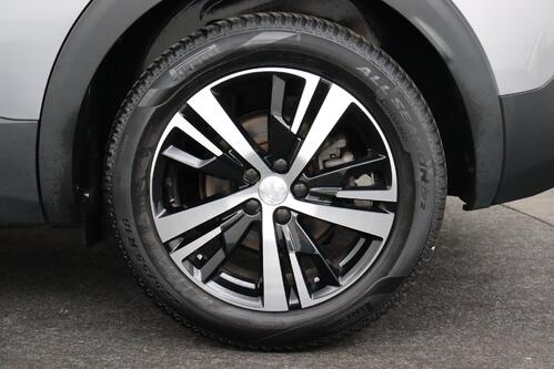 PEUGEOT 3008 1.2 T HYBRID 145 e-DCS6 GT-LINE + A/T + GPS + CARPLAY + CAMERA + PDC + CRUISE + HALF/LEDER + ALU 18