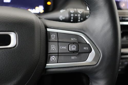 JEEP Compass 1.5 i HEV  + GPS + CAMERA + PDC + CRUISE + LEDER + ALU 