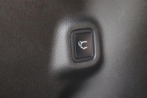 JEEP Compass 1.5 i HEV  + GPS + CAMERA + PDC + CRUISE + LEDER + ALU 