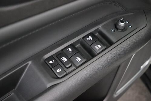 JEEP Compass 1.5 i HEV  + GPS + CAMERA + PDC + CRUISE + LEDER + ALU 