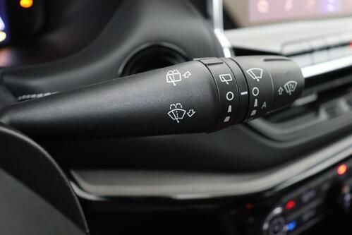 JEEP Compass 1.5 i HEV  + GPS + CAMERA + PDC + CRUISE + LEDER + ALU 