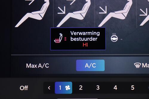 JEEP Compass 1.5 i HEV  + GPS + CAMERA + PDC + CRUISE + LEDER + ALU 