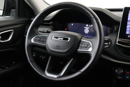 JEEP Compass 1.5 i HEV  + GPS + CAMERA + PDC + CRUISE + LEDER + ALU 