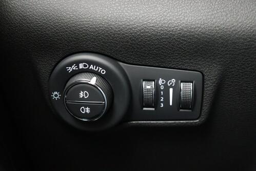 JEEP Compass 1.5 i HEV  + GPS + CAMERA + PDC + CRUISE + LEDER + ALU 