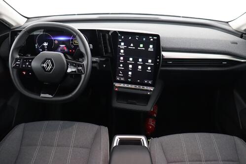 RENAULT Megane E-Tech *EVOLUTION ER EV60 SUPER CHARGE 60 kWh + A/T + GPS + CARPLAY +CAMERA + PDC + CRUISE(ACC) + ALU 18