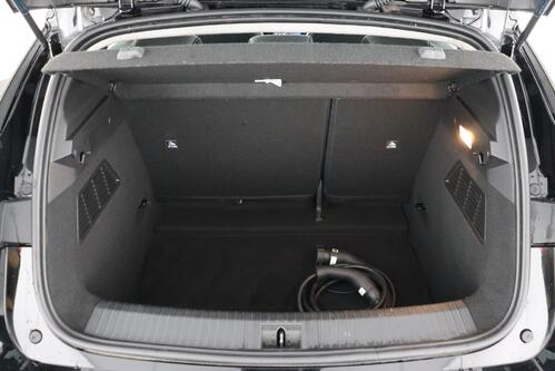 RENAULT Megane E-Tech *EVOLUTION ER EV60 SUPER CHARGE 60 kWh + A/T + GPS + CARPLAY +CAMERA + PDC + CRUISE(ACC) + ALU 18