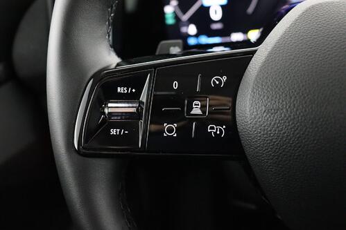 RENAULT Megane E-Tech *EVOLUTION ER EV60 SUPER CHARGE 60 kWh + A/T + GPS + CARPLAY +CAMERA + PDC + CRUISE(ACC) + ALU 18