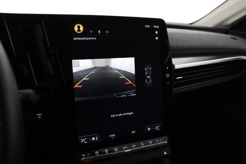 RENAULT Megane E-Tech *EVOLUTION ER EV60 SUPER CHARGE 60 kWh + A/T + GPS + CARPLAY +CAMERA + PDC + CRUISE(ACC) + ALU 18