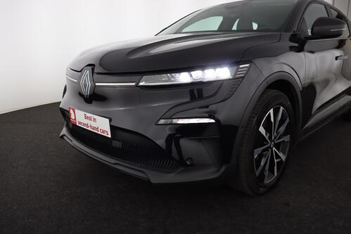 RENAULT Megane E-Tech *EVOLUTION ER EV60 SUPER CHARGE 60 kWh + A/T + GPS + CARPLAY +CAMERA + PDC + CRUISE(ACC) + ALU 18